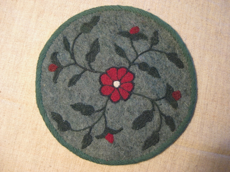 Gundara - Floral Coaster Green - felt item