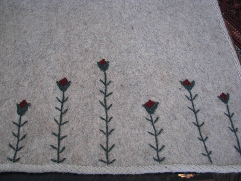 Gundara - Funky Tulip Felt Table Runner - Afghan felt table runner - Embroidery