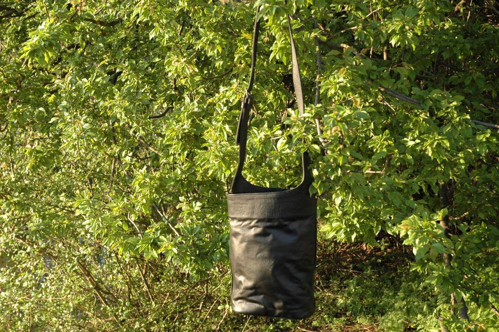 black leather shoulder bag - Gundara