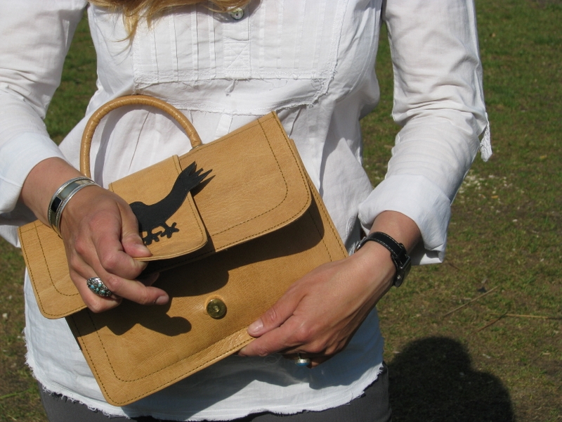 Gundara - Bird Bag - handbag - open - pure leather - from Afghanistan