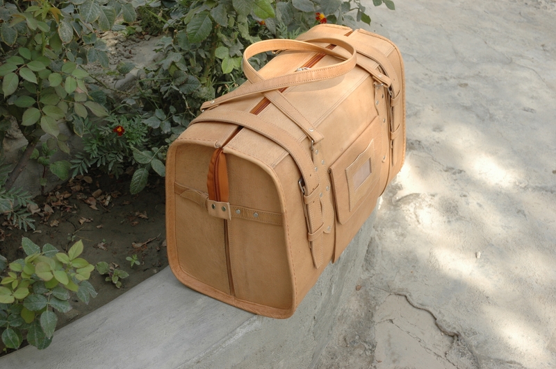 Gundara - Traveller Classic Medium - side - genuine leather - from Afghanistan
