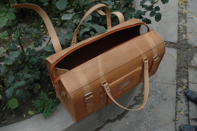 Traveller Classic - open - real leather - made in Afghanistan - Gundara