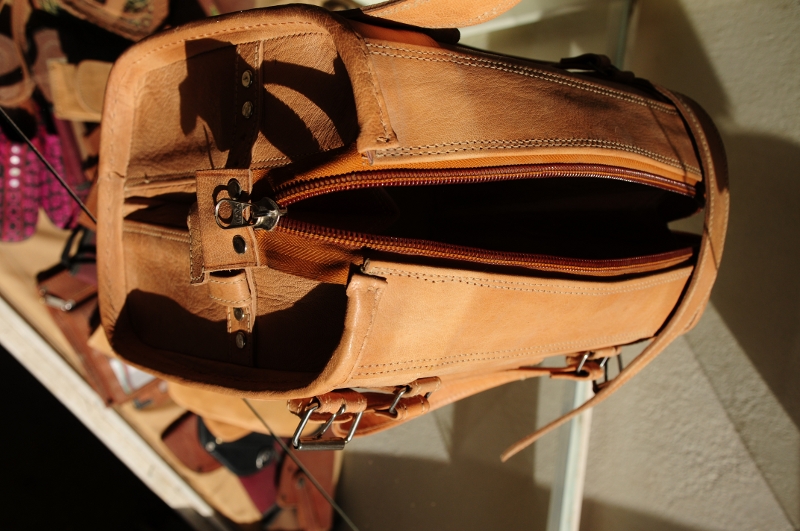small leather travel bag - Gundara