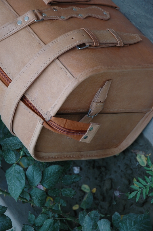 Traveller Classic - side view - genuine leather - made in Afghanistan