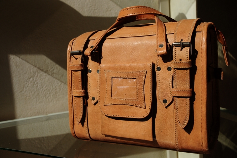 Traveller Classic Small - small travel bag - genuine leather - Gundara