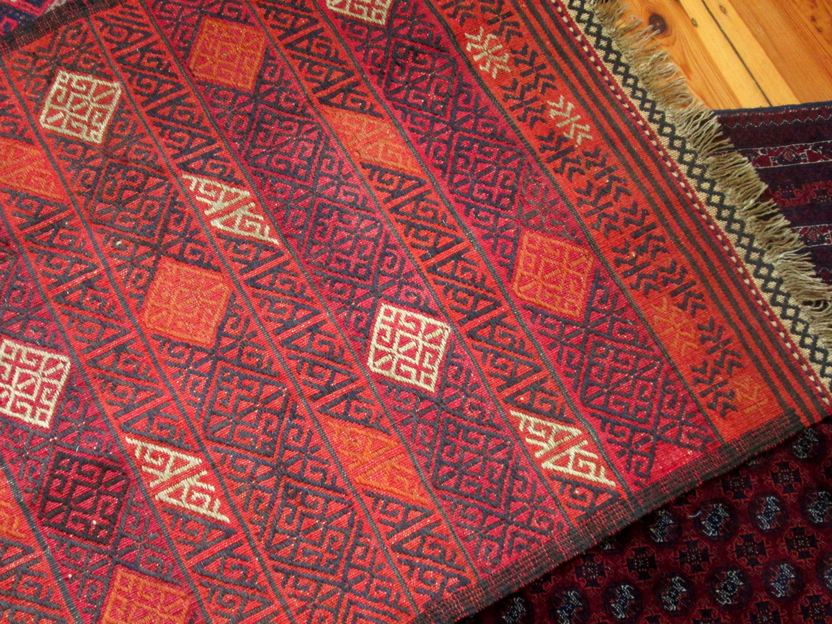 Kleiner gewebter Susani-Teppich - Detailansicht - Gundara - handgemacht in Afghanistan