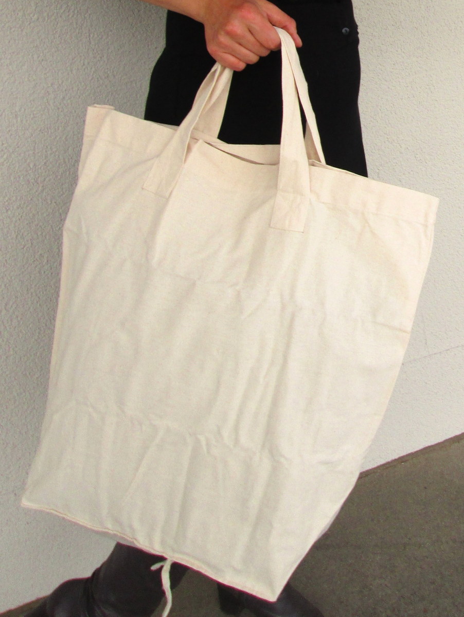 Gundara - Al-Kawtar für behinderte Frauen - Detailansicht - praktische Shopping-Tasche