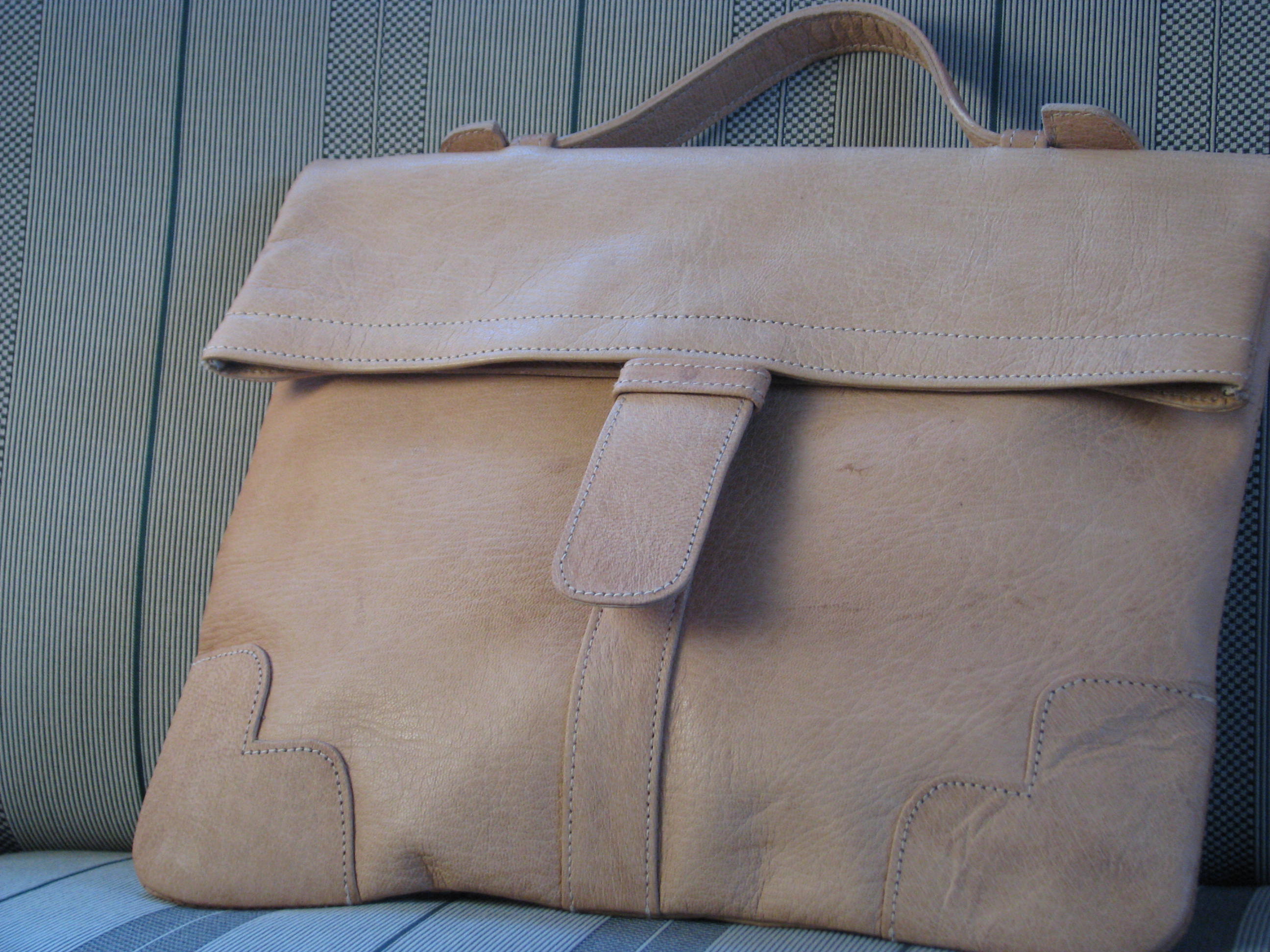 Big Granny's Fanciest - Vintage Leather Handbag