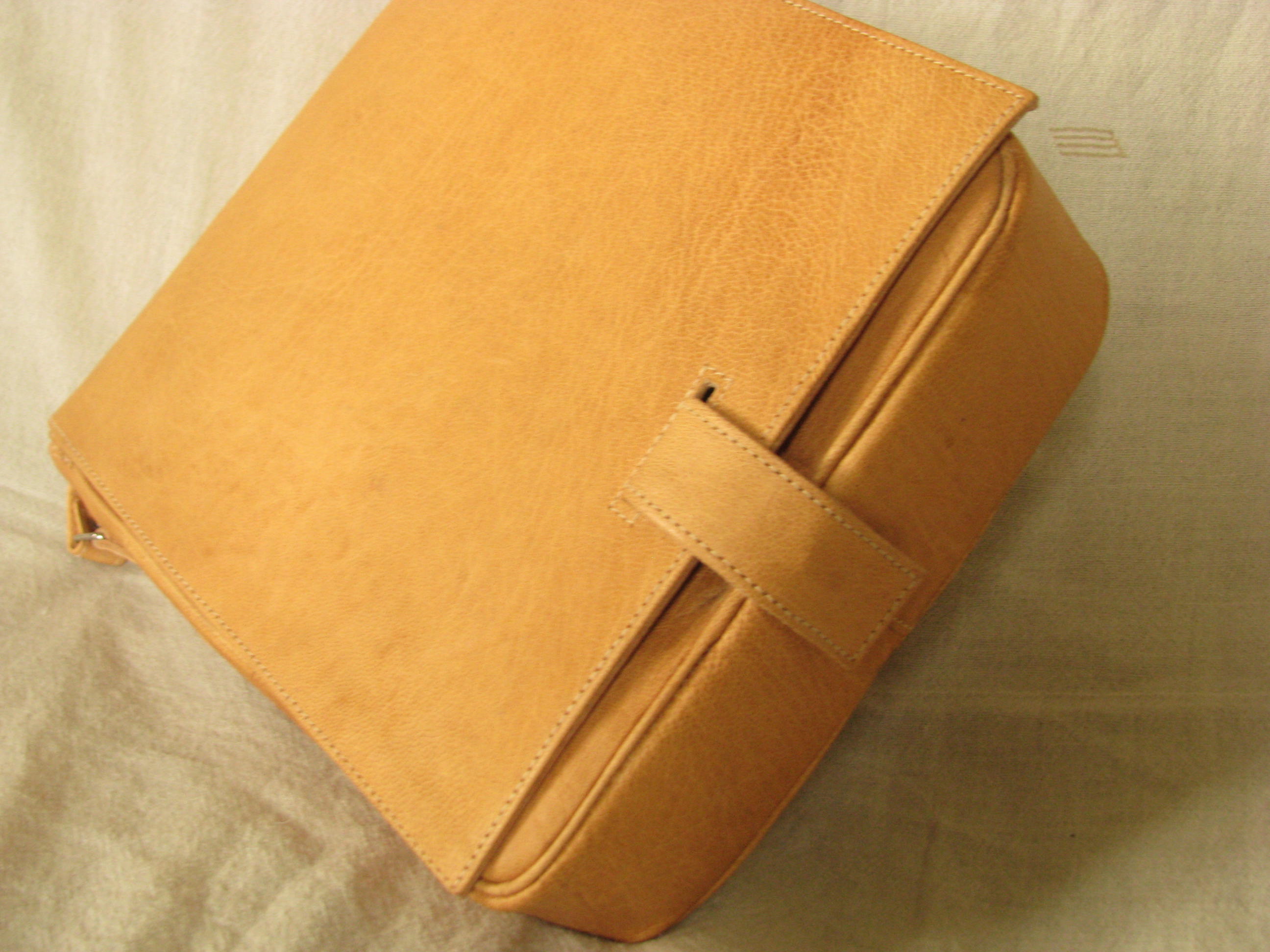 Gundara - Otto Natural - genuine leather - shoulder or messenger bag - Afghanistan 