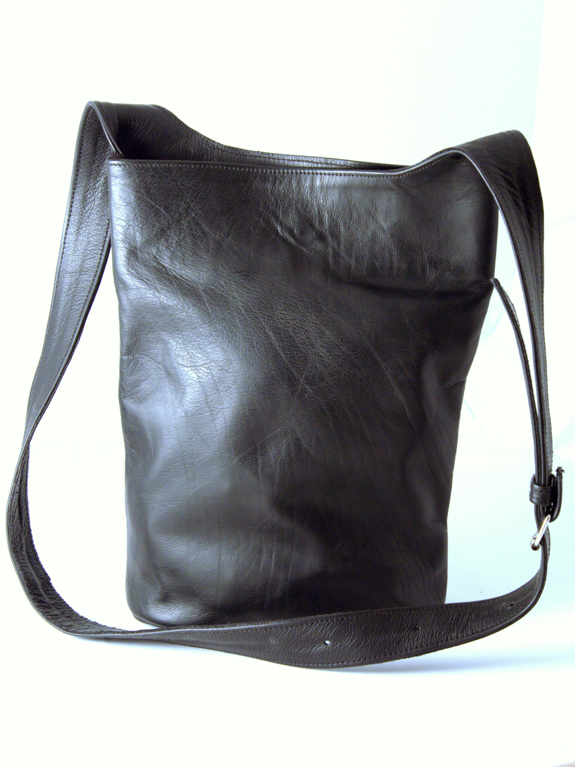Gundara - Summer Time - genuine leather - fair trade bag from Afghanistan - black