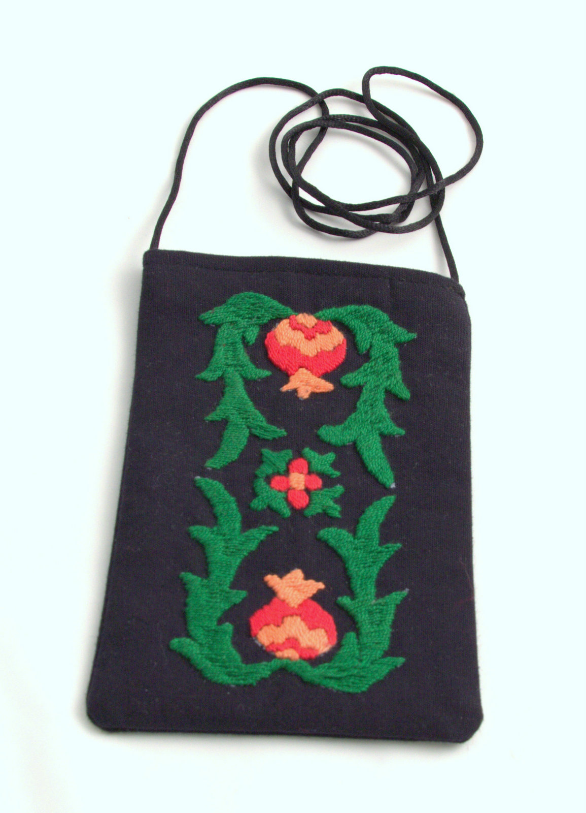 mobile phone pouch - hand-embroidered - Tajikistan - women's cooperative