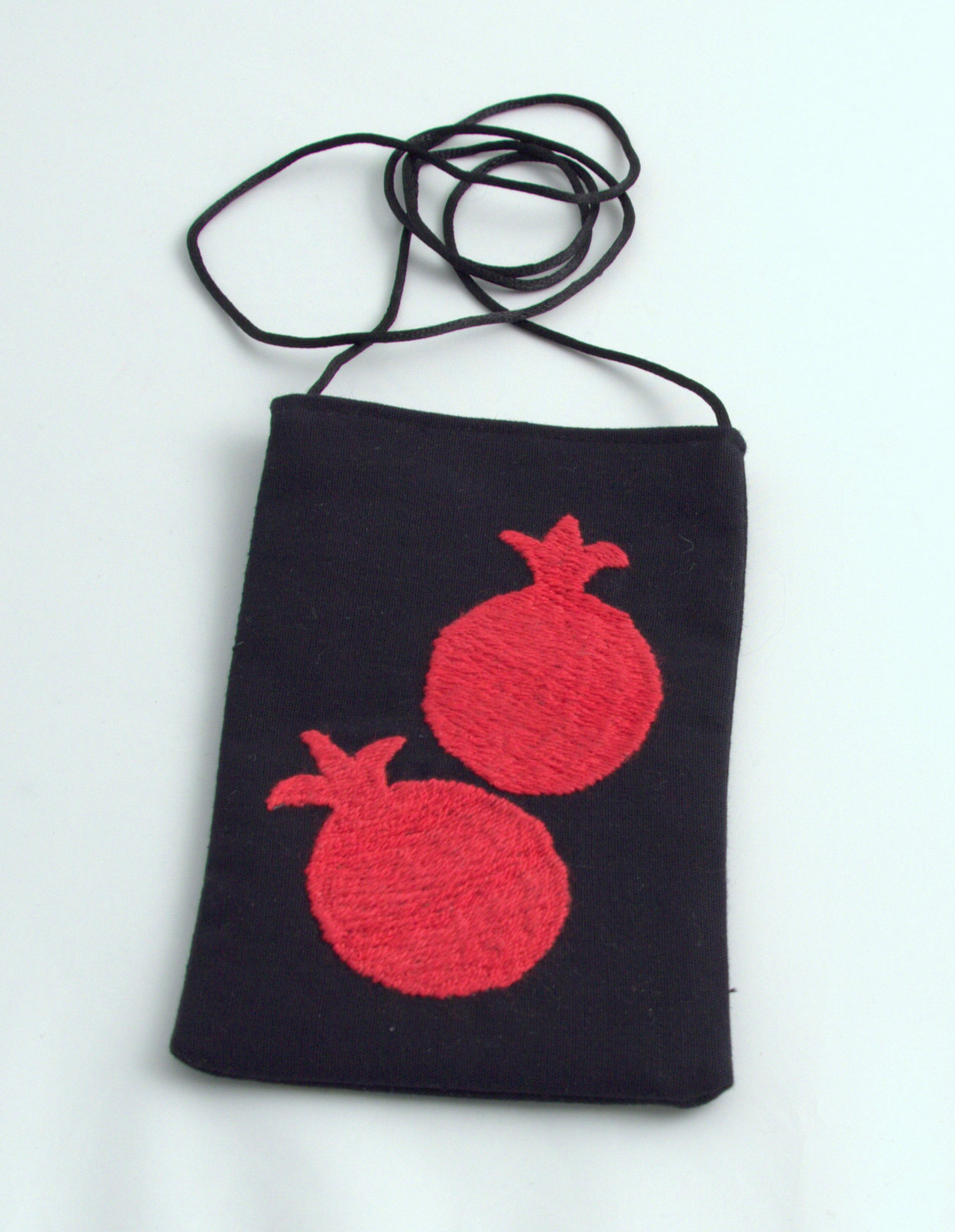 mobile phone pouch - hand-embroidered - Tajikistan - women's cooperative