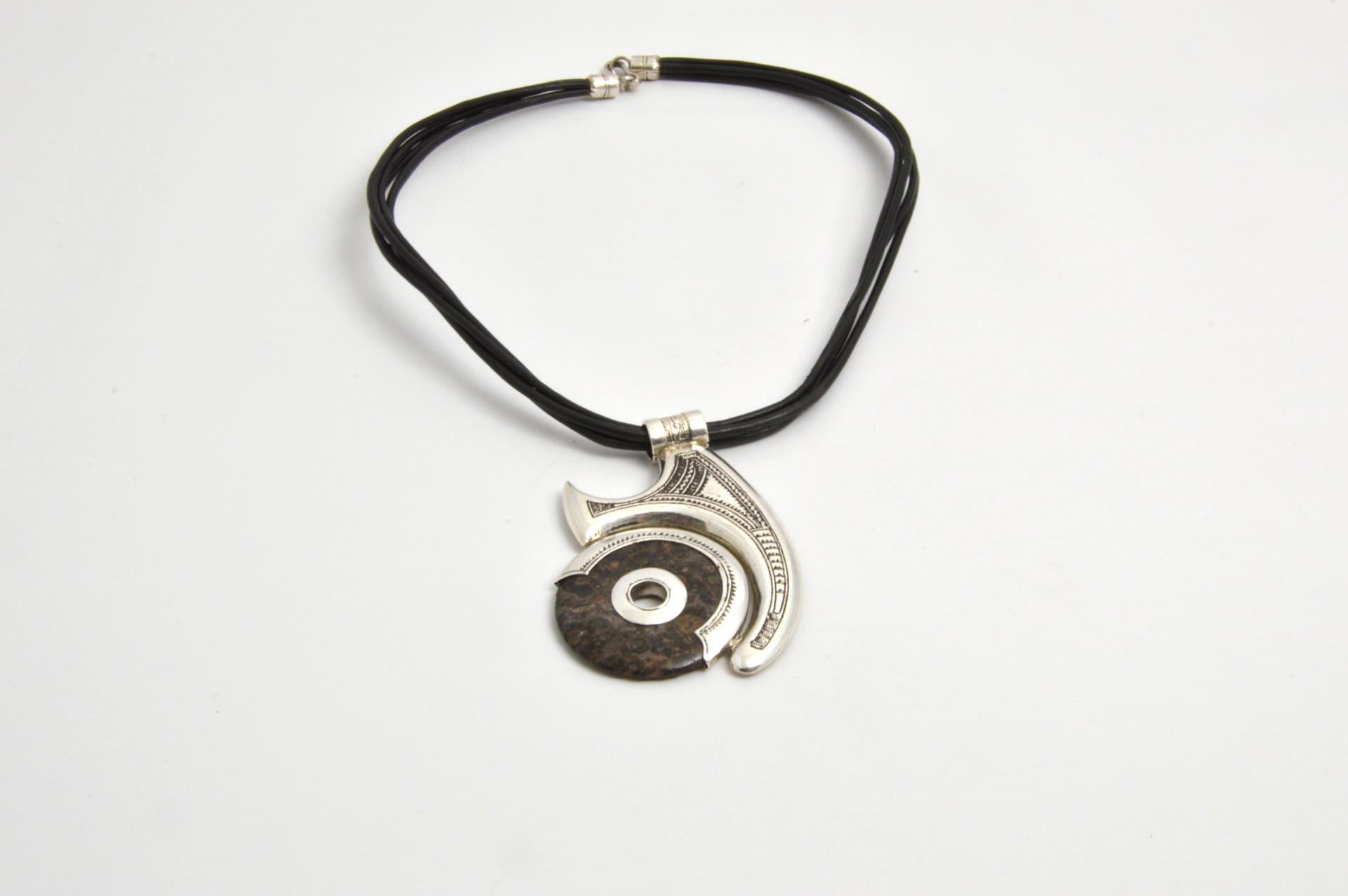 Silber-Amulett mit Onyxpen