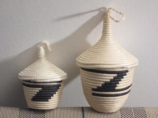 Peace Basket - directly from Rwanda - reconciliation project - traditionally for the dowry - natural and black