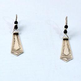 Traditional tuareg earrings from silver and onyx - handmade by Tuareg in Niger - Gundara