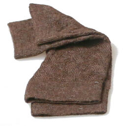 HechoNPeru - wrist warmer - fine braid pattern - baby alpaca - brown